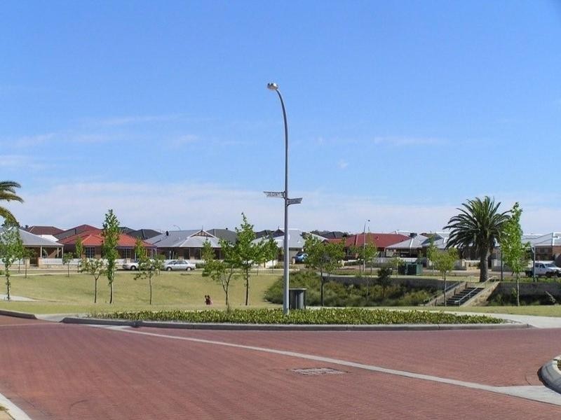 7 Bancombe Crescent, Ellenbrook WA 6069