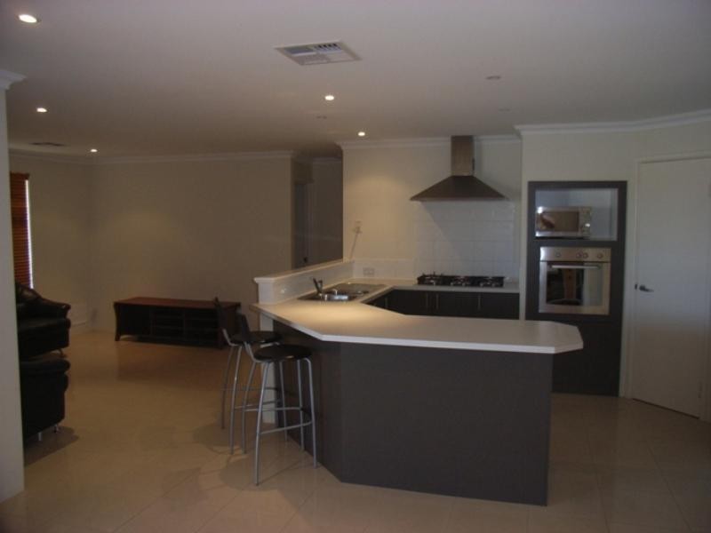 3/32 Farmaner Parkway, Ellenbrook WA 6069