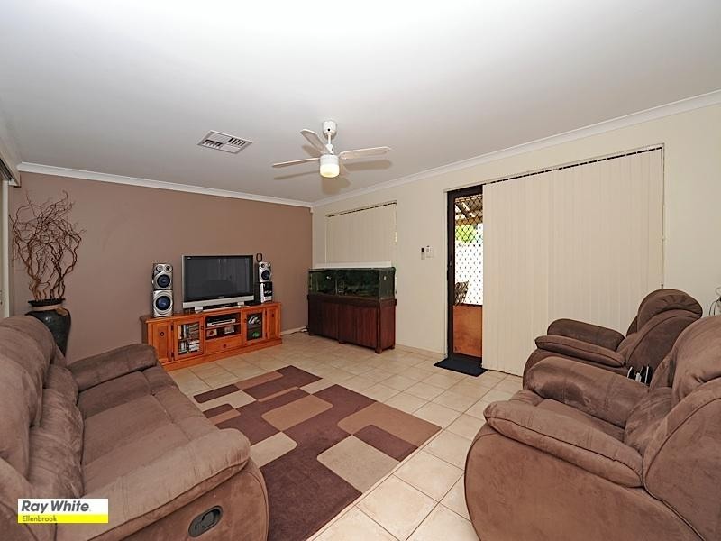 17 Canopy Court, Banksia Grove WA 6031