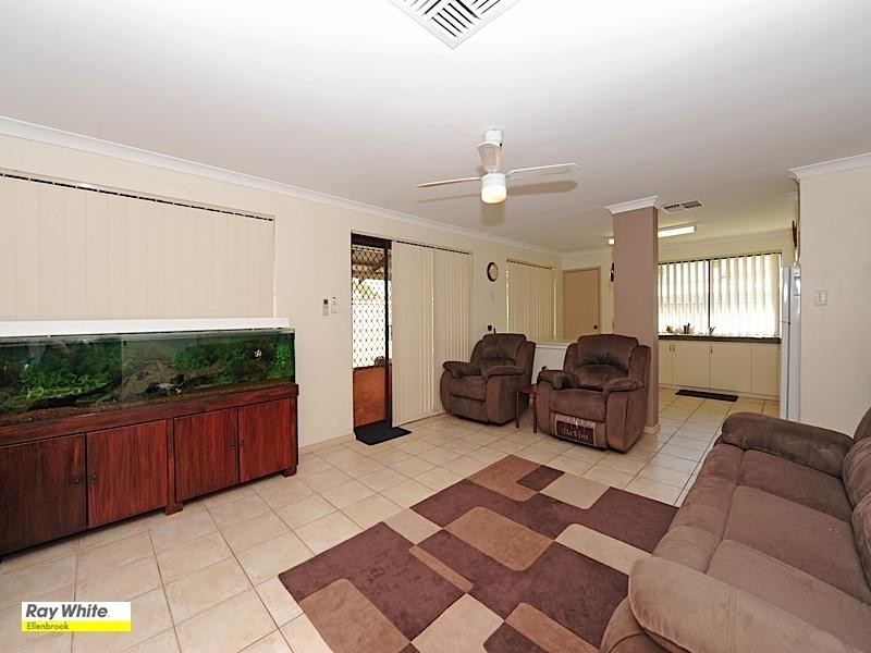 17 Canopy Court, Banksia Grove WA 6031