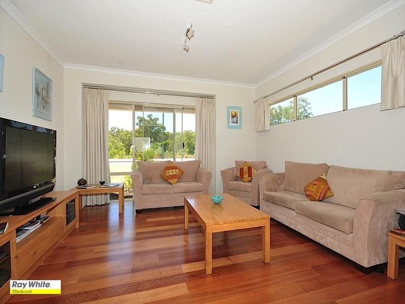 48 Roxburghe Drive, The Vines WA 6069