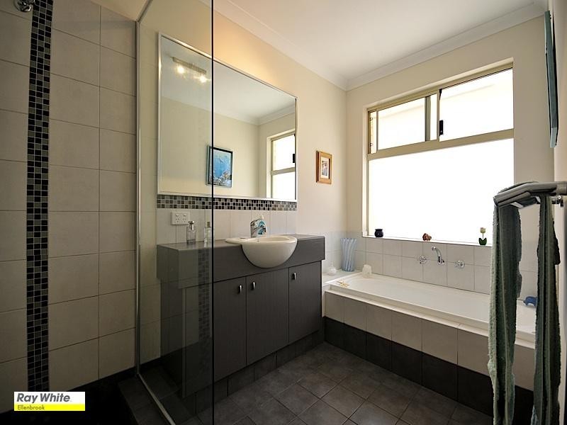 48 Roxburghe Drive, The Vines WA 6069