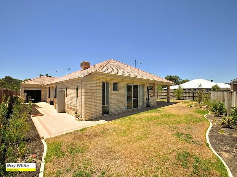 48 Roxburghe Drive, The Vines WA 6069