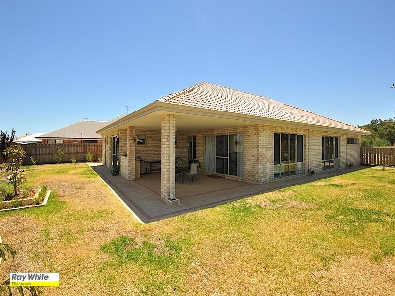 48 Roxburghe Drive, The Vines WA 6069