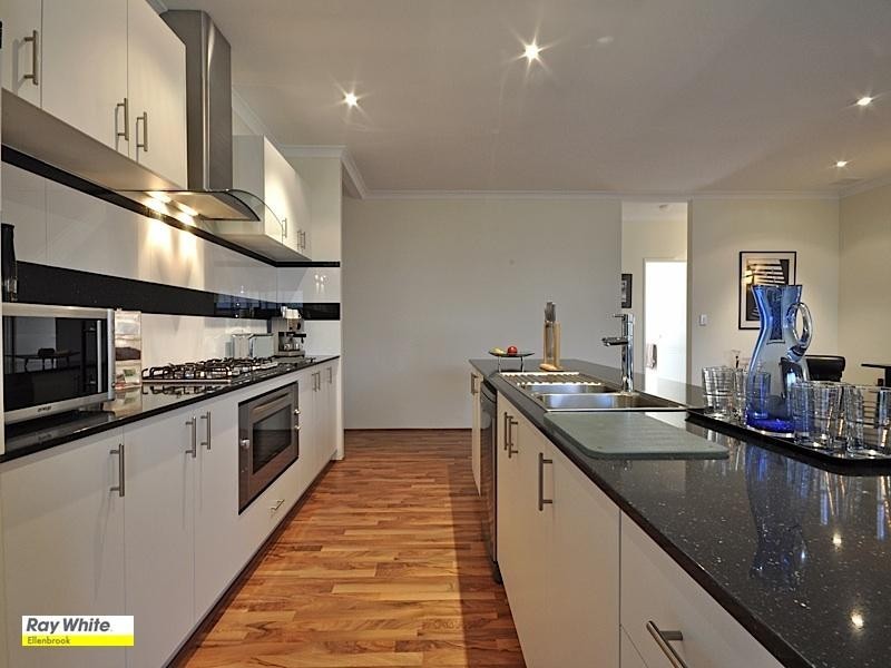 8 Stott Way, Ellenbrook WA 6069