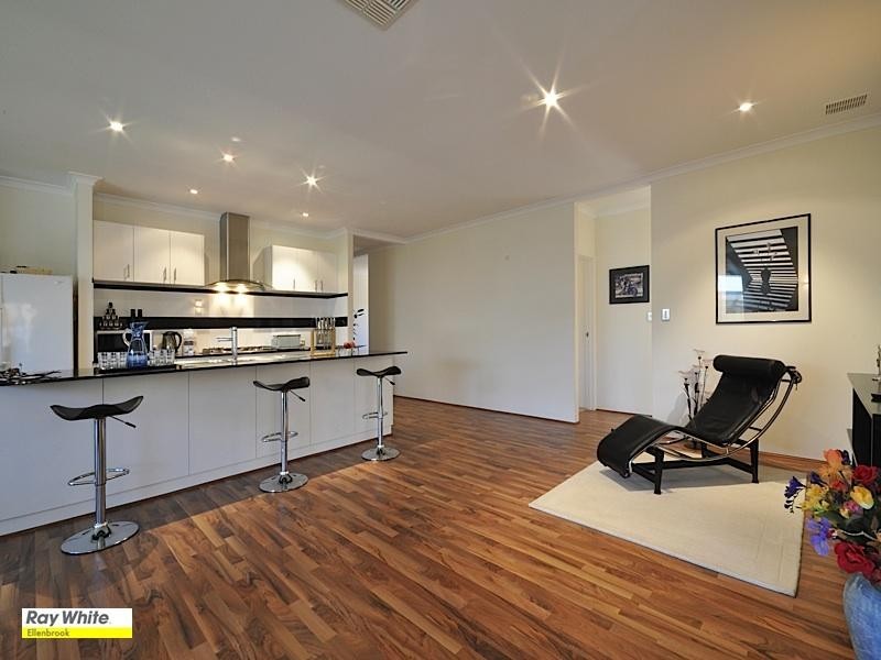 8 Stott Way, Ellenbrook WA 6069