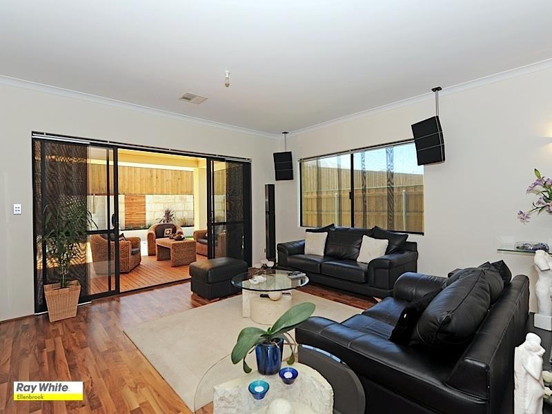 8 Stott Way, Ellenbrook WA 6069