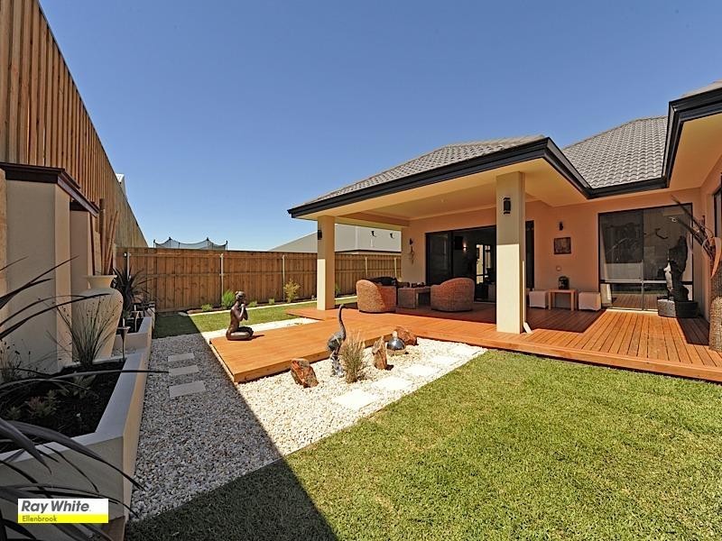 8 Stott Way, Ellenbrook WA 6069
