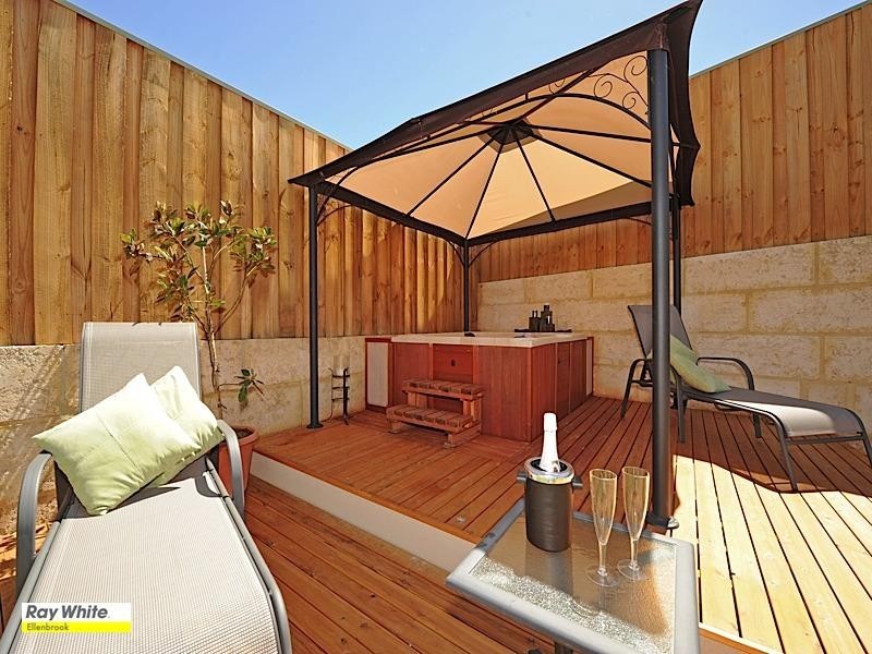 8 Stott Way, Ellenbrook WA 6069