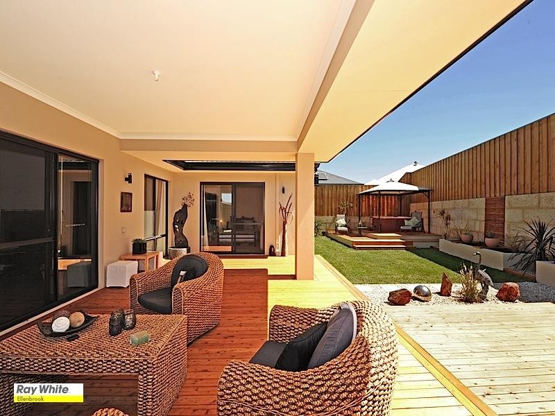 8 Stott Way, Ellenbrook WA 6069