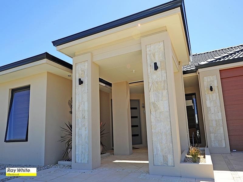 8 Stott Way, Ellenbrook WA 6069