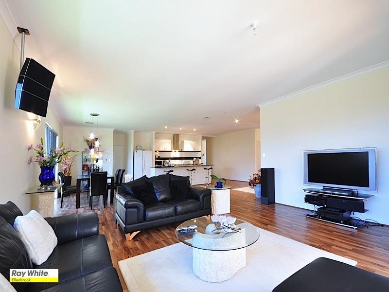 8 Stott Way, Ellenbrook WA 6069
