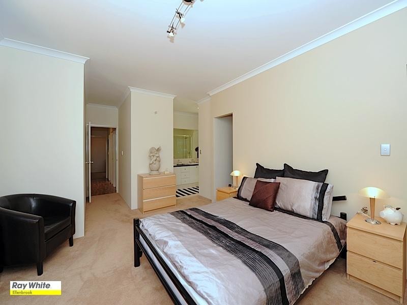8 Stott Way, Ellenbrook WA 6069
