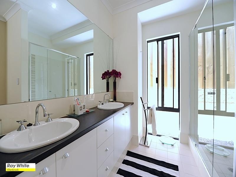 8 Stott Way, Ellenbrook WA 6069