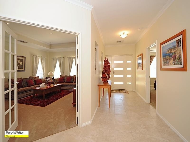 18 Pavilion Circle, The Vines WA 6069