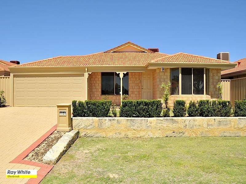 2/21 Midsummer Circle, Ellenbrook WA 6069