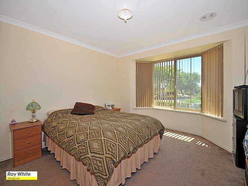 2/21 Midsummer Circle, Ellenbrook WA 6069