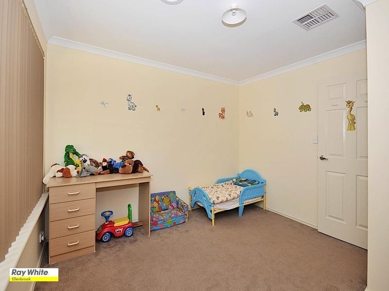 2/21 Midsummer Circle, Ellenbrook WA 6069