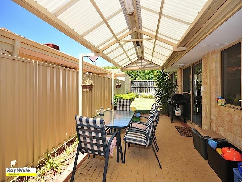 2/21 Midsummer Circle, Ellenbrook WA 6069