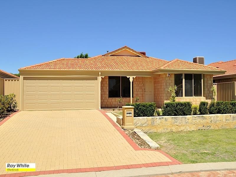 2/21 Midsummer Circle, Ellenbrook WA 6069