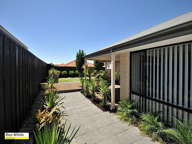 10 Forge Lane, Henley Brook WA 6055