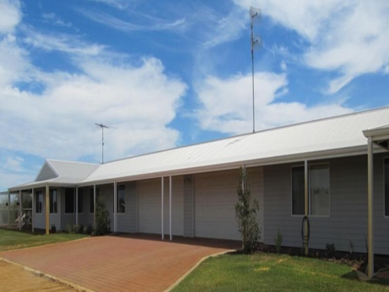 62 Muckenburra Road, Gingin WA 6503