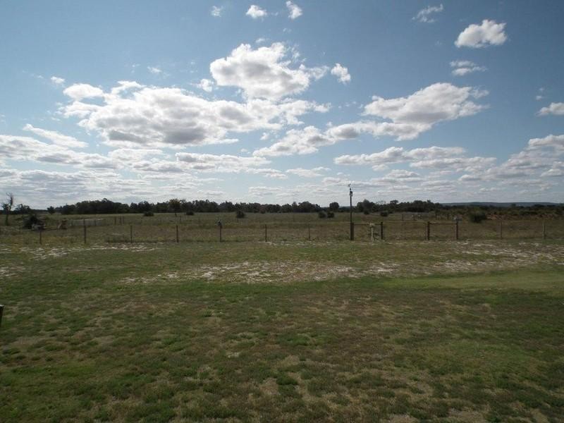 62 Muckenburra Road, Gingin WA 6503