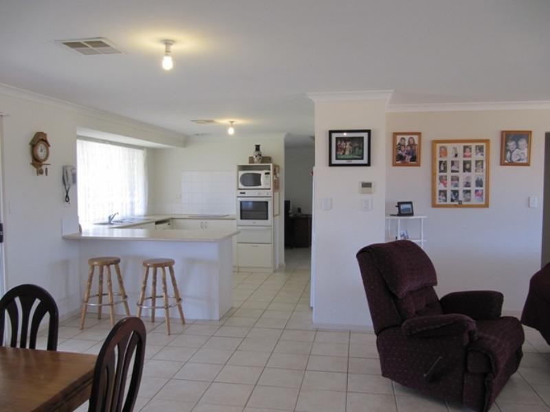 62 Muckenburra Road, Gingin WA 6503