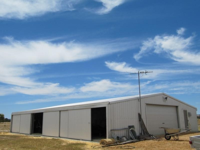 62 Muckenburra Road, Gingin WA 6503