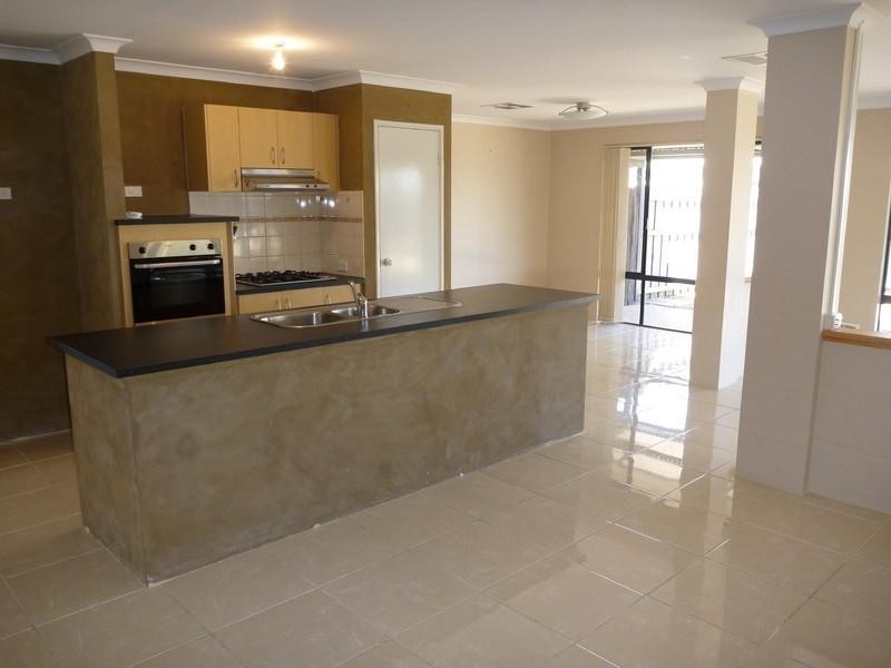 10 Wanarra Close, Ellenbrook WA 6069