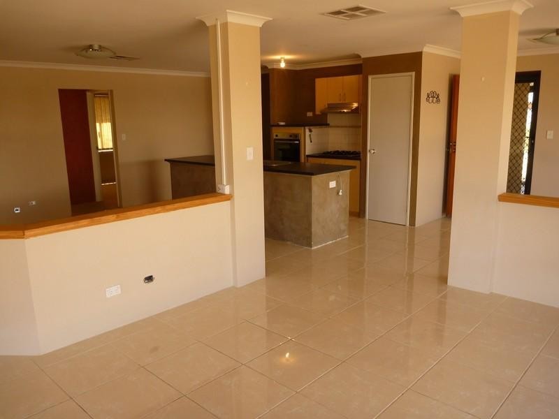 10 Wanarra Close, Ellenbrook WA 6069