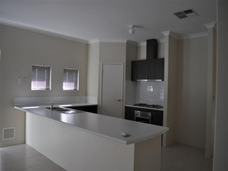 9 Vaspar Link, Aveley WA 6069