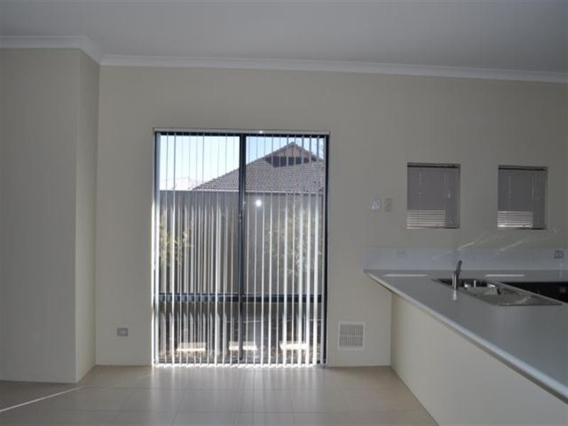9 Vaspar Link, Aveley WA 6069