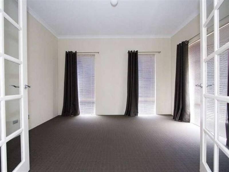 9 Vaspar Link, Aveley WA 6069