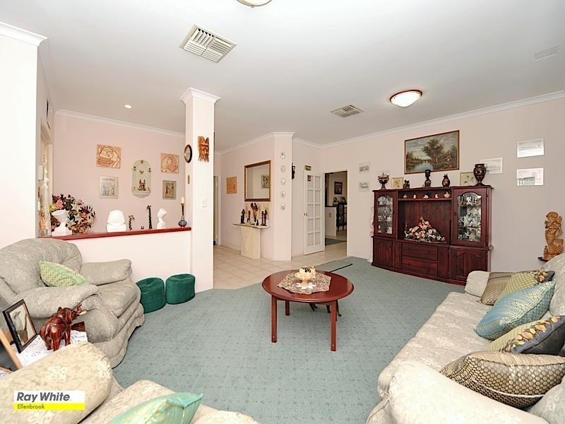 7 Vaucluse Crescent, Ellenbrook WA 6069