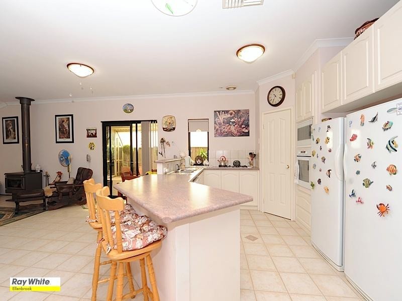 7 Vaucluse Crescent, Ellenbrook WA 6069