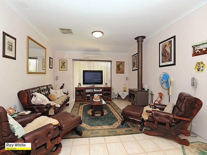 7 Vaucluse Crescent, Ellenbrook WA 6069