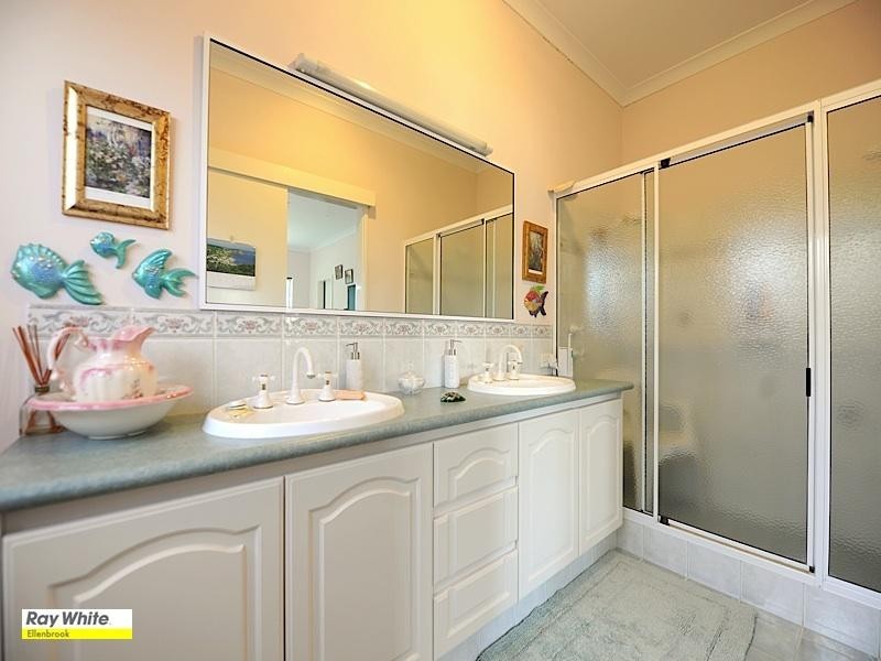 7 Vaucluse Crescent, Ellenbrook WA 6069