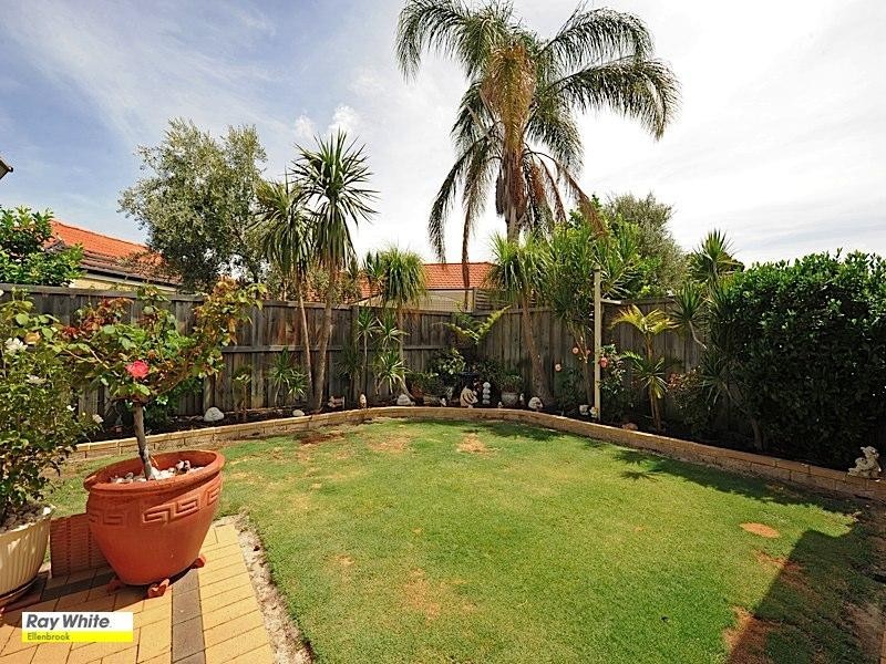 7 Vaucluse Crescent, Ellenbrook WA 6069