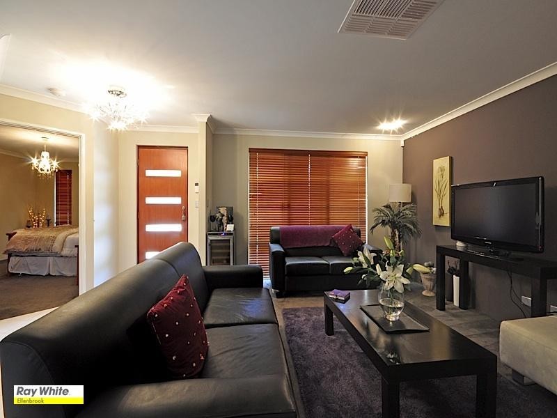 50 Roxburghe Drive, The Vines WA 6069