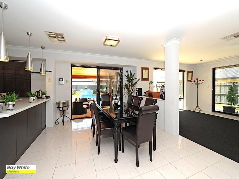 50 Roxburghe Drive, The Vines WA 6069