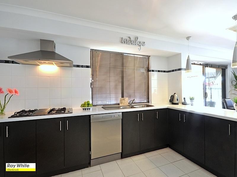 50 Roxburghe Drive, The Vines WA 6069