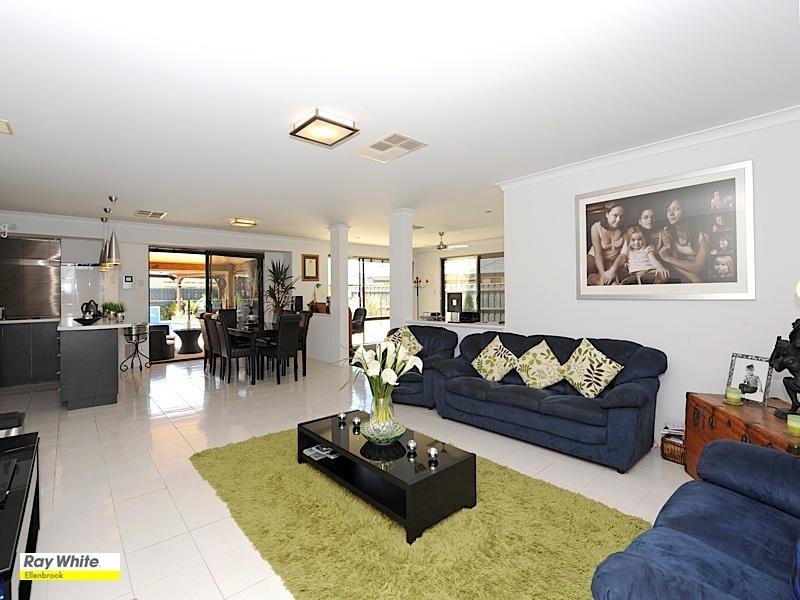 50 Roxburghe Drive, The Vines WA 6069