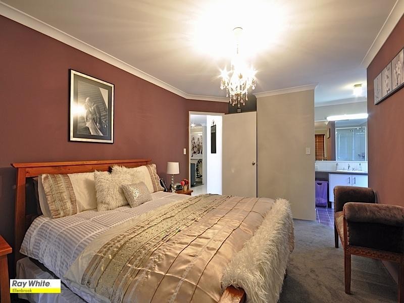 50 Roxburghe Drive, The Vines WA 6069