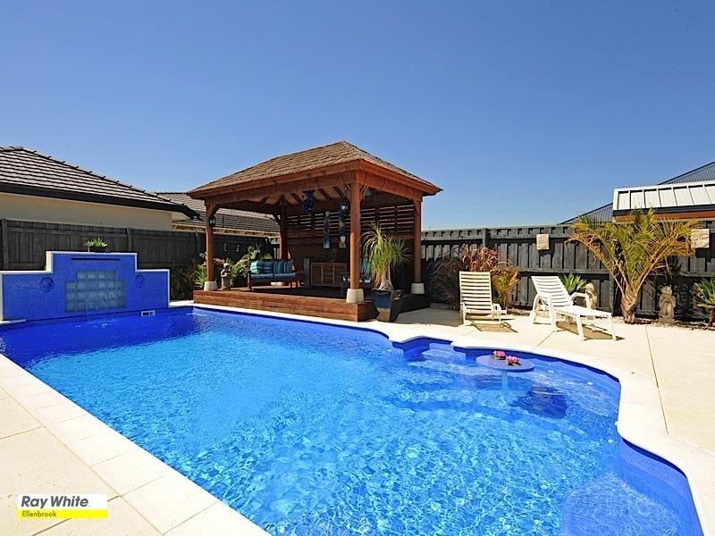 50 Roxburghe Drive, The Vines WA 6069