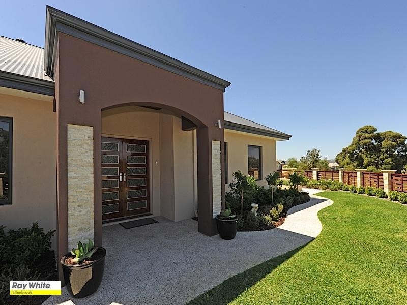 2 Nouveau Turn, Aveley WA 6069