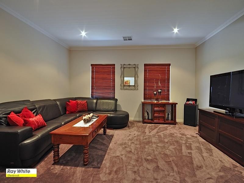 2 Nouveau Turn, Aveley WA 6069