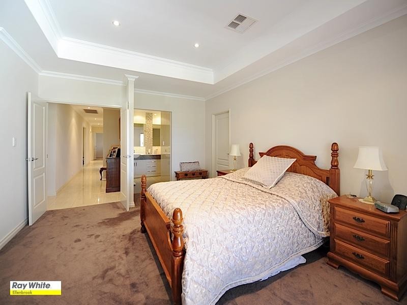 2 Nouveau Turn, Aveley WA 6069