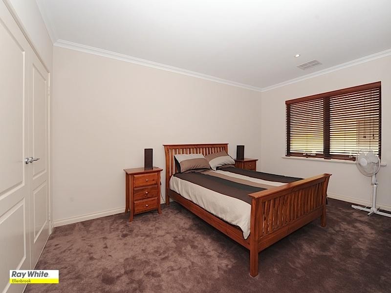 2 Nouveau Turn, Aveley WA 6069