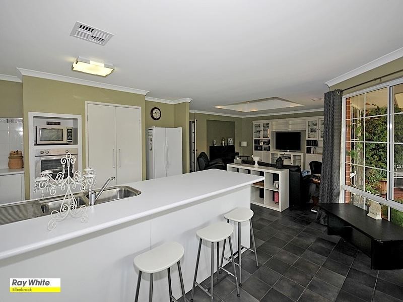 12 Turnberry Way, The Vines WA 6069